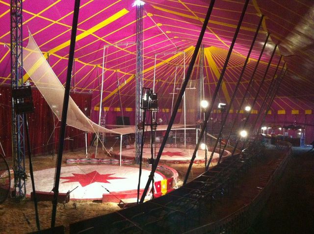 interior
  del circo london